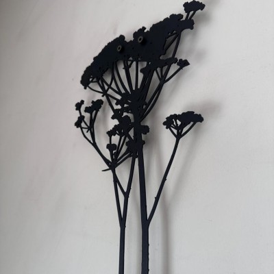 Zarif Bitki Silüeti Metal Duvar Tablosu