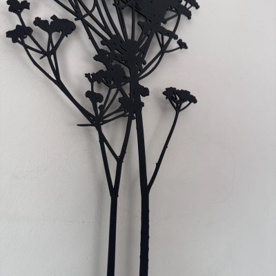Zarif Bitki Silüeti Metal Duvar Tablosu