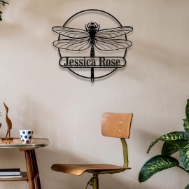 Metal Duvar Dekoru - Kişiye Özel Yelkenkanatlı Monogram, Çiftlik Tabelası, Metal İsim Tabelası, Kapı Askısı, Ev Hediyesi, DRAGONFLY Monogram