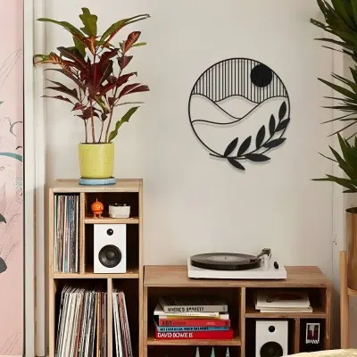 Yuvarlak Formda Minimalist Manzara ve Yaprak Metal Duvar Dekoru Yuvarlak Formda Minimalist Manzara ve Yaprak Metal Duvar Dekoru