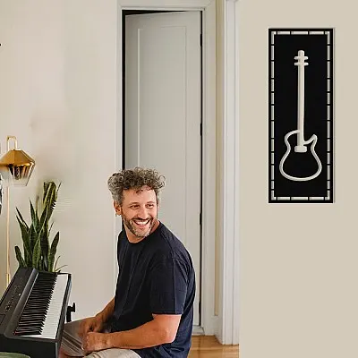 Çerçeve İçinde Gitar Tasarım Metal Tablosu 70x25cm