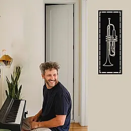 Çerçeve İçinde Saksafon Tasarım Metal Tablosu 70x25cm