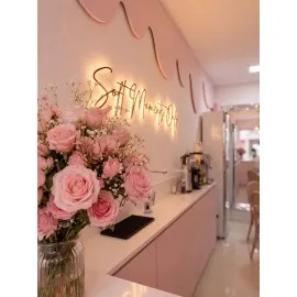 "Soft Moments Only" Metal Duvar Yazısı, Işıklı Görünüm Dekoratif Metal Tabela, Mutfak Bar Duvar Süsü, Modern Ev Dekorasyonu Hediyesi